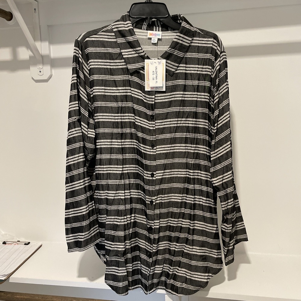 NWT Lularoe XL Valentina‎ Black Gray Button Up #C078